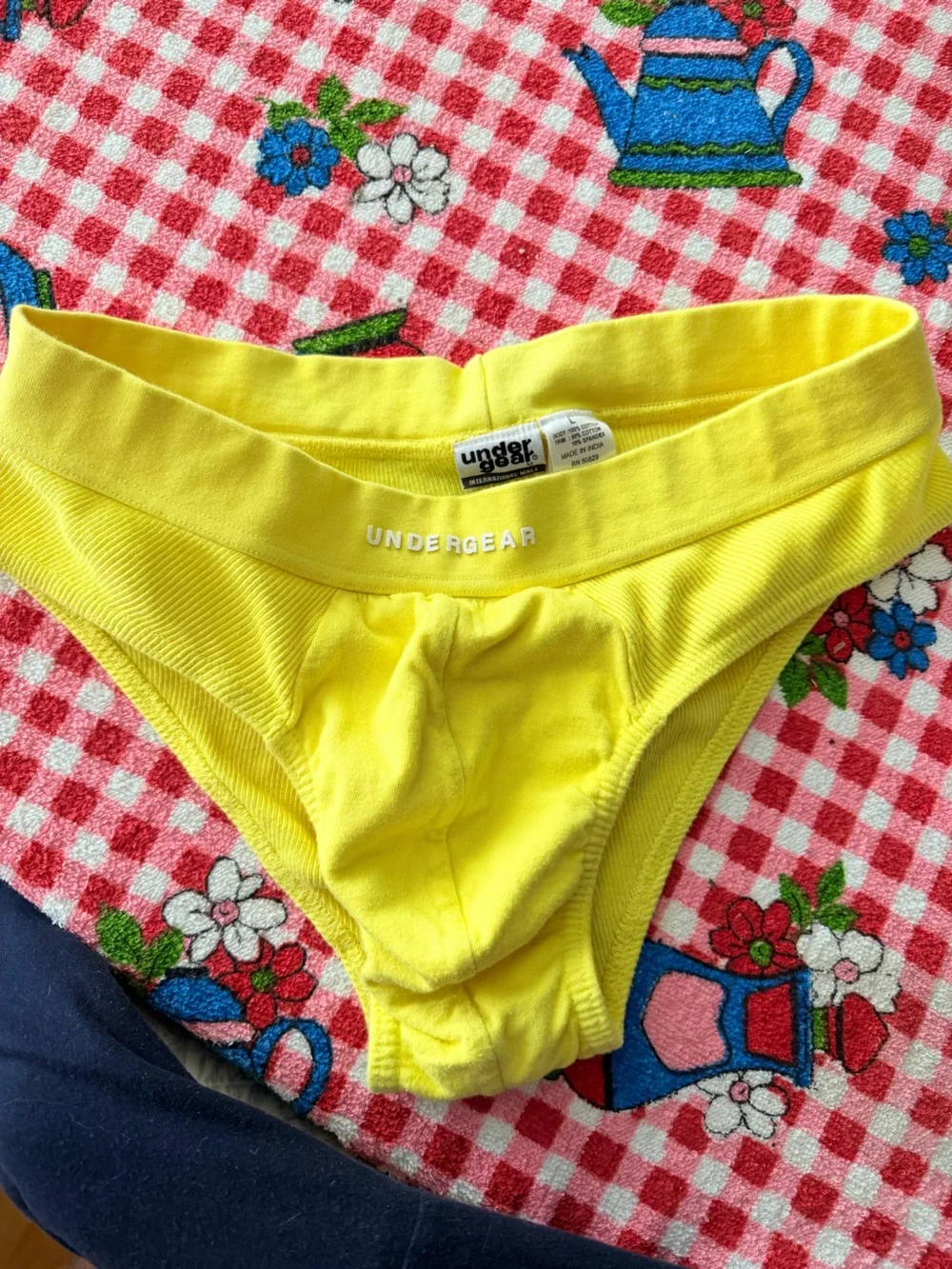 Men's Yellow Briefs with Supportive Contour Pouch